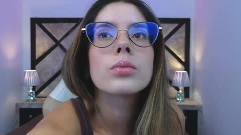 Mia online show from May 16, 10:09 pm