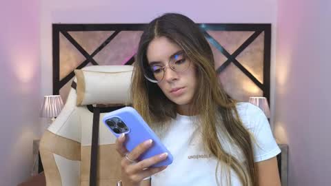 Mia online show from May 20, 7:11 pm