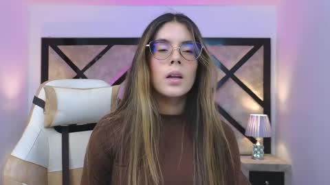 Mia online show from May 19, 6:59 pm