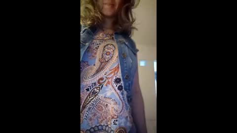 miasiren online show from March 22, 7:31 pm