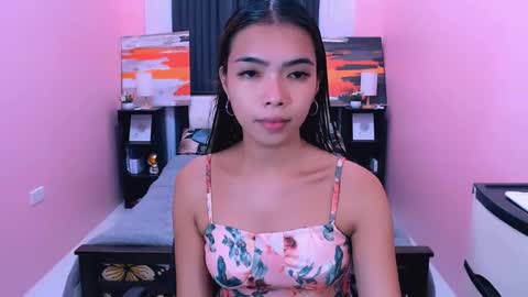 Pau and jence online show from May 11, 11:12 am