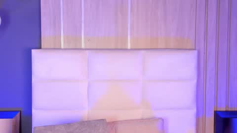 Mia online show from November 19, 9:48 pm