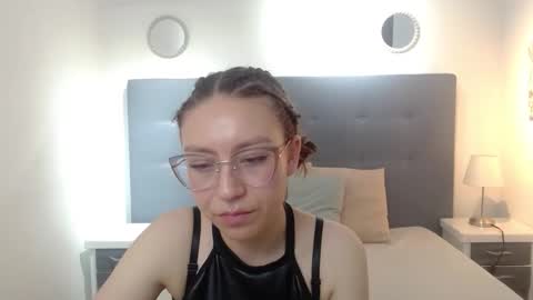 mia vega online show from January 10, 9:19 pm