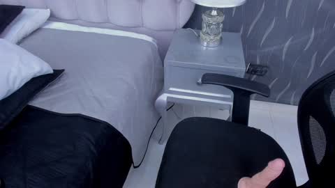  Chloe  online show from December 21, 9:15 pm