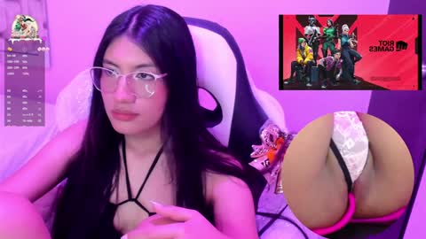 mia online show from December 30, 4:53 am