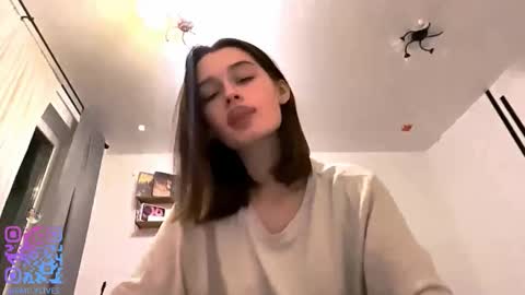 Emily online show from November 8, 2:33 pm