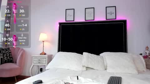 michel_owens online show from March 24, 12:10 pm