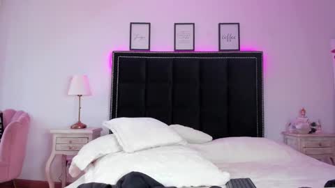 michel_owens online show from March 6, 1:39 pm