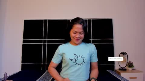 michel_vg online show from May 16, 11:31 am