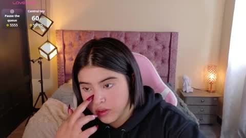 Snapshot of michell_petty01 chatting on September 10, 2:50 pm michell_petty01 online show from September 10, 2:50 pm