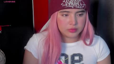 Snapshot of michell_petty01 chatting on January 30, 2:58 pm michell_petty01 online show from January 30, 2:58 pm