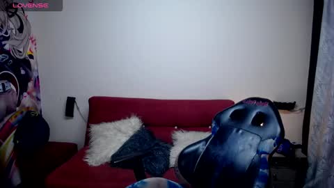 Snapshot of michell_petty01 chatting on October 5, 5:23 am michell_petty01 online show from October 5, 5:23 am