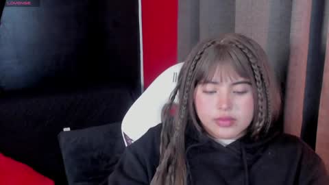Snapshot of michell_petty01 chatting on January 24, 2:30 pm michell_petty01 online show from January 24, 2:30 pm