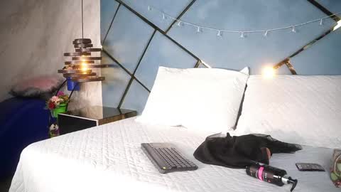 michell_starrr online show from May 19, 3:13 am