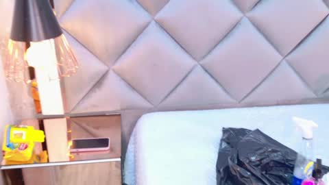 michell_starrr online show from May 26, 3:06 am
