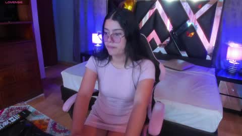 Michell  online show from April 9, 6:57 pm