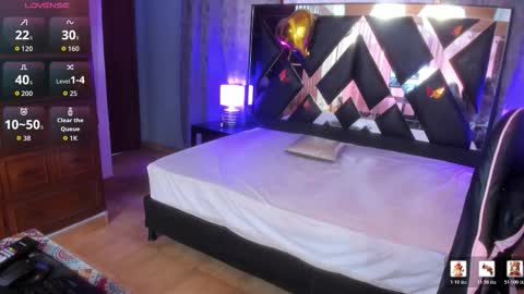 Michell  online show from March 25, 7:28 pm