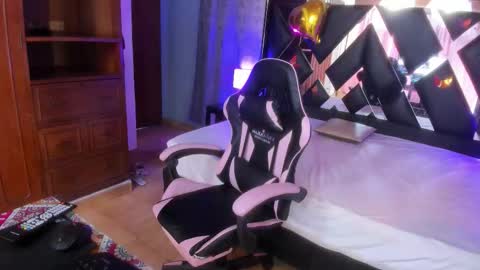 Michell  online show from March 28, 6:51 pm