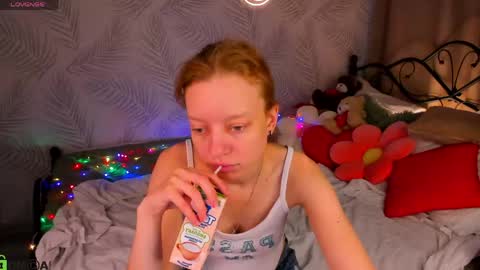 michelle_blond online show from May 26, 1:27 am