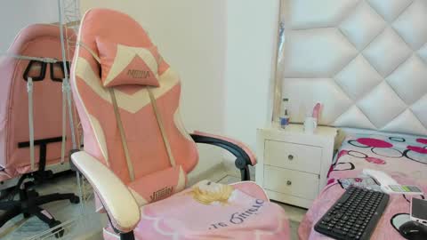 michelleblair1 online show from May 9, 4:53 pm