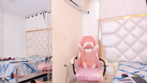 michelleblair1 online show from May 26, 1:21 pm