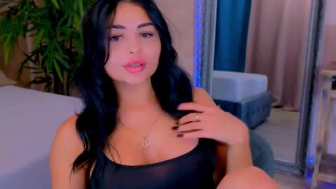 michellereys online show from October 16, 6:43 pm