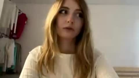 Jenny online show from May 25, 1:32 pm