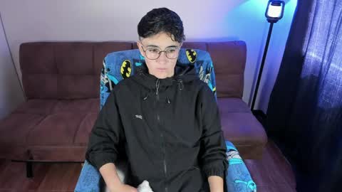 Blue online show from May 20, 3:31 pm