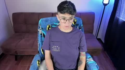 Blue online show from May 21, 3:32 pm