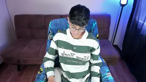 Blue online show from May 22, 3:32 pm