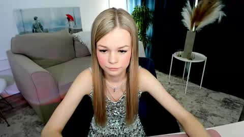 midnighteaura online show from May 10, 11:23 am
