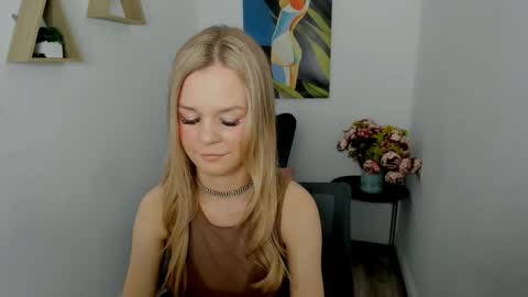midnighteaura online show from May 11, 11:34 am