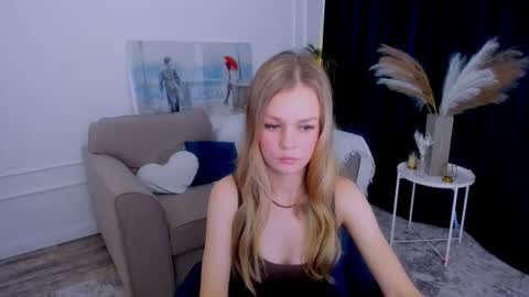 midnighteaura online show from June 30, 12:15 pm