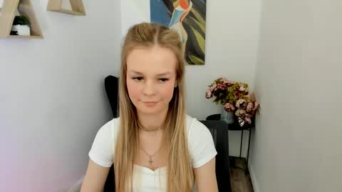 midnighteaura online show from May 19, 12:12 pm