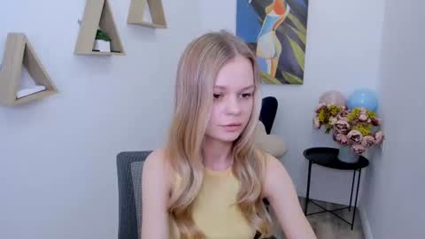 midnighteaura online show from June 24, 11:09 am