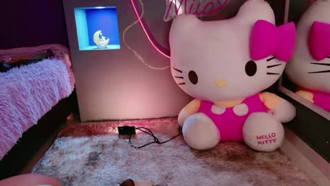   online show from May 25, 12:04 pm