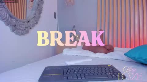 Mia online show from March 20, 2:11 pm