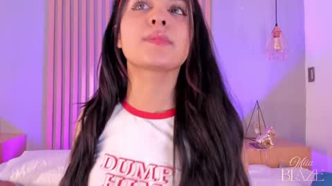 Mia online show from May 26, 1:43 pm