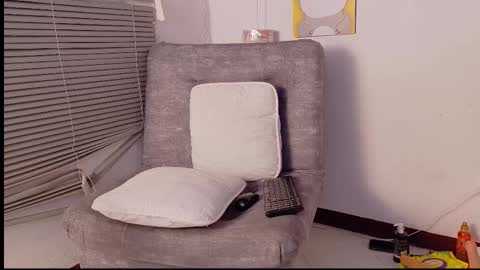 mia online show from March 3, 8:09 am