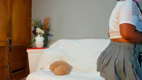 miia_graace online show from April 9, 12:43 pm