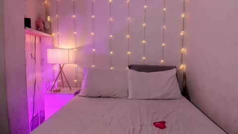miia_oceann online show from September 18, 3:49 am