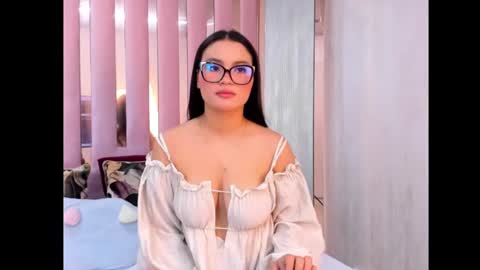 Mia  online show from October 8, 10:30 am