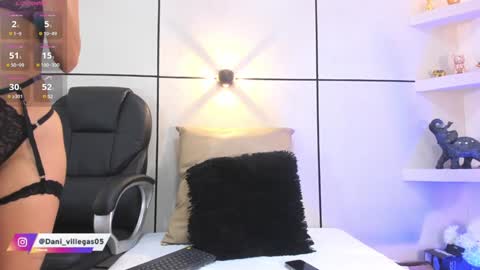 Snapshot of miia_parker_ chatting on February 5, 12:06 pm online show from February 5, 12:06 pm