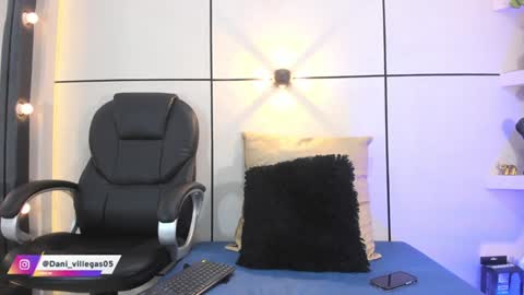 Snapshot of miia_parker_ chatting on December 28, 12:56 pm online show from December 28, 12:56 pm