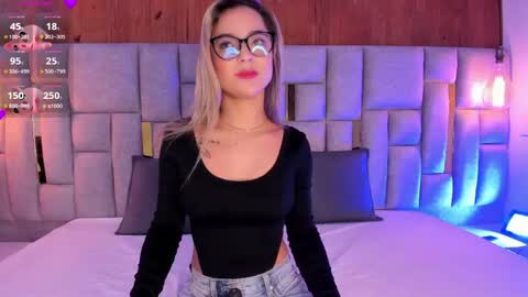 Mia  online show from May 6, 12:09 pm