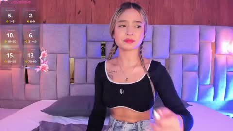Mia  online show from May 1, 11:24 am