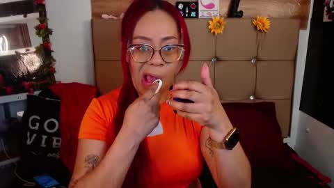 miia online show from October 18, 7:26 pm