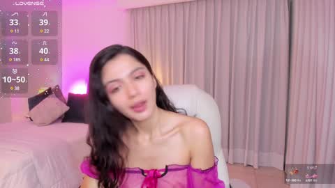 Mia online show from December 21, 3:25 am