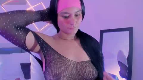 Mia  online show from February 26, 1:43 pm