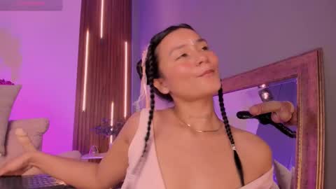 Mia  online show from March 18, 6:02 pm